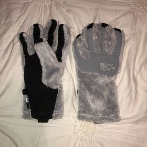 North face gloves